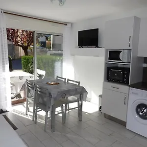 Hameau Des Thermes - Rez De Chaussée Apartamento